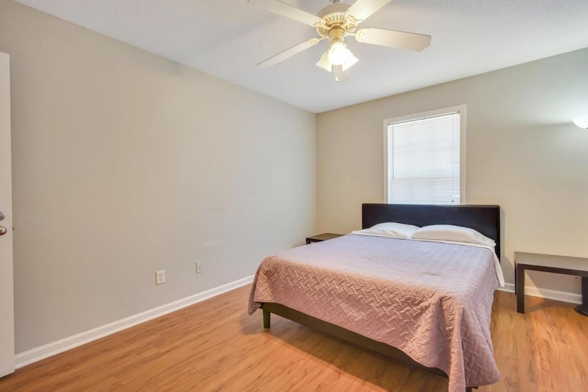 Charming Gray Home- 5 Mins From Gsu! สเตทส์โบโร ภายนอก รูปภาพ