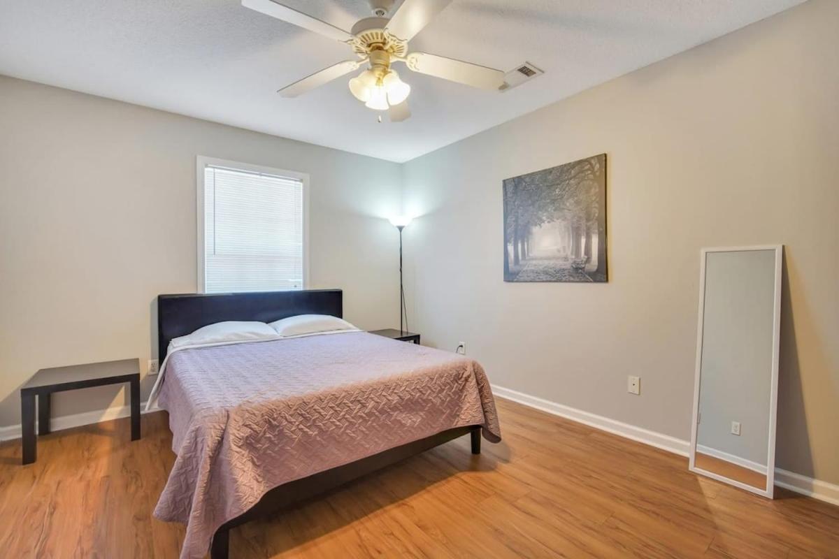 Charming Gray Home- 5 Mins From Gsu! สเตทส์โบโร ภายนอก รูปภาพ