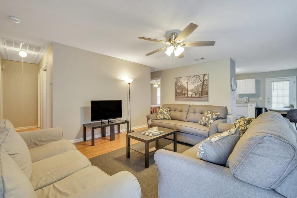Charming Gray Home- 5 Mins From Gsu! สเตทส์โบโร ภายนอก รูปภาพ