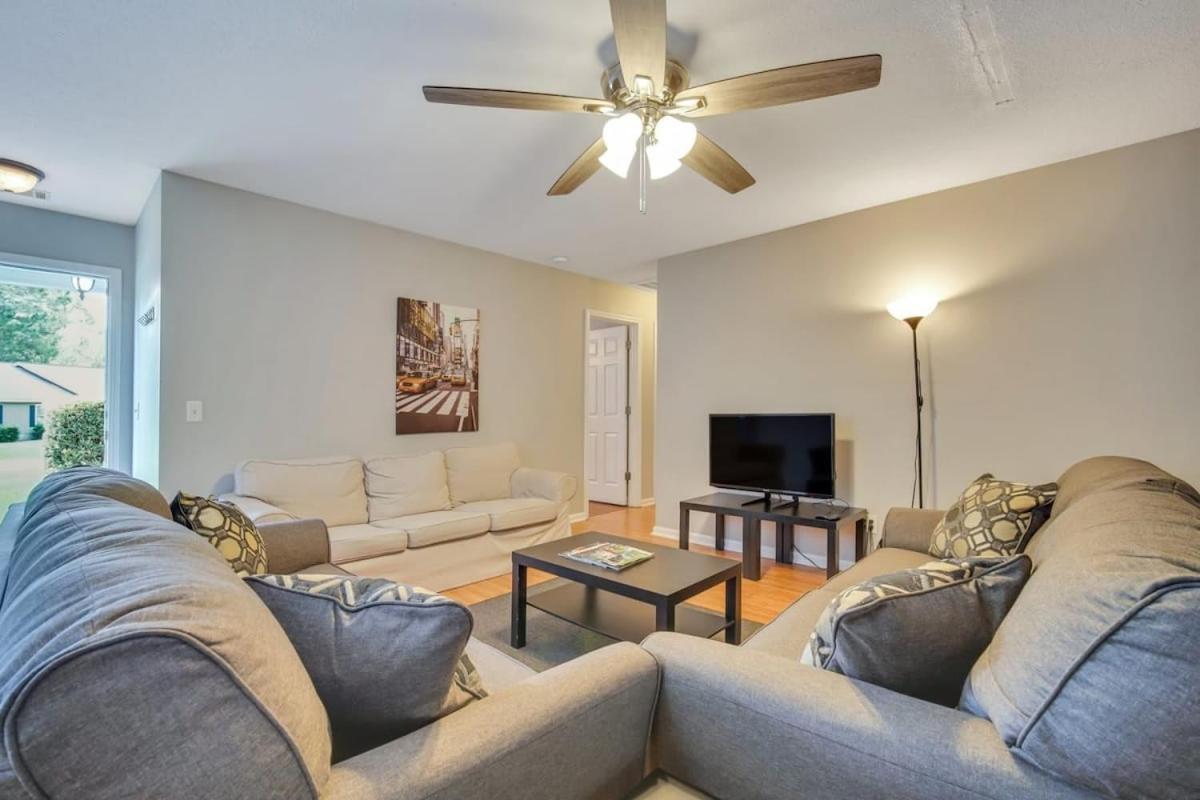 Charming Gray Home- 5 Mins From Gsu! สเตทส์โบโร ภายนอก รูปภาพ
