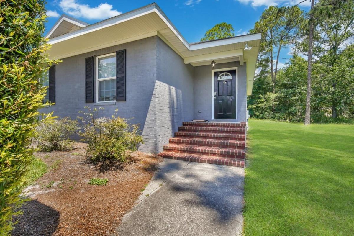 Charming Gray Home- 5 Mins From Gsu! สเตทส์โบโร ภายนอก รูปภาพ