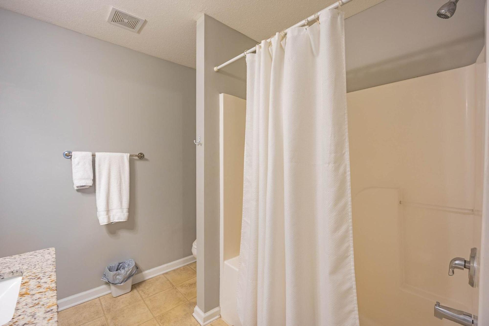 Charming Gray Home- 5 Mins From Gsu! สเตทส์โบโร ภายนอก รูปภาพ